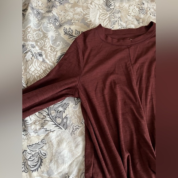 Active Long Sleeve Twist Front - Picture 4 of 8